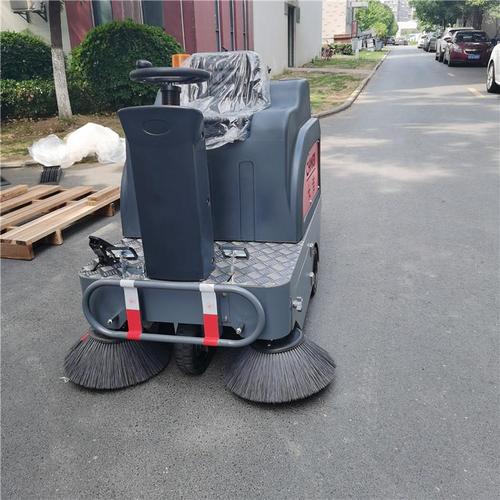 家具倉(cāng)儲(chǔ)廠庫(kù)電動(dòng)駕駛式掃地車(chē) 木屑鐵屑全自動(dòng)掃地車(chē)-產(chǎn)品供應(yīng)-武漢